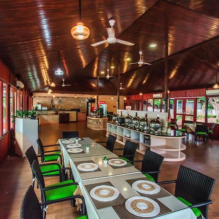 Sylvia Hotel & Resort Komodo Labuan Bajo Exterior photo